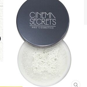 Cinema Secrets Ultralucent Illuminating Powder-Pearl